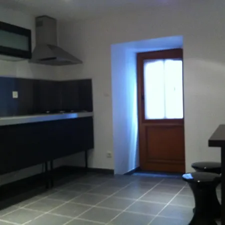 Apartment Centre *